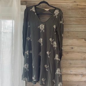 Altar’d state/free people dress🌷